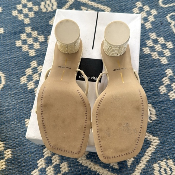 ✨ Dolce Vita Noles Patent Ivory Crocodile Leather Block Heels – Size 8 ✨ - Picture 5 of 5